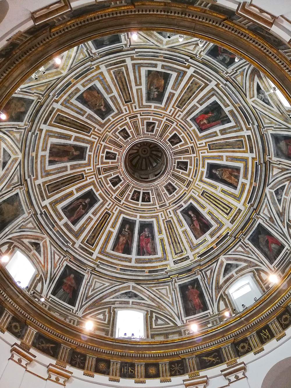 Iglesia del Santo Cristo de la Salud. Pinturas murales de la bóveda